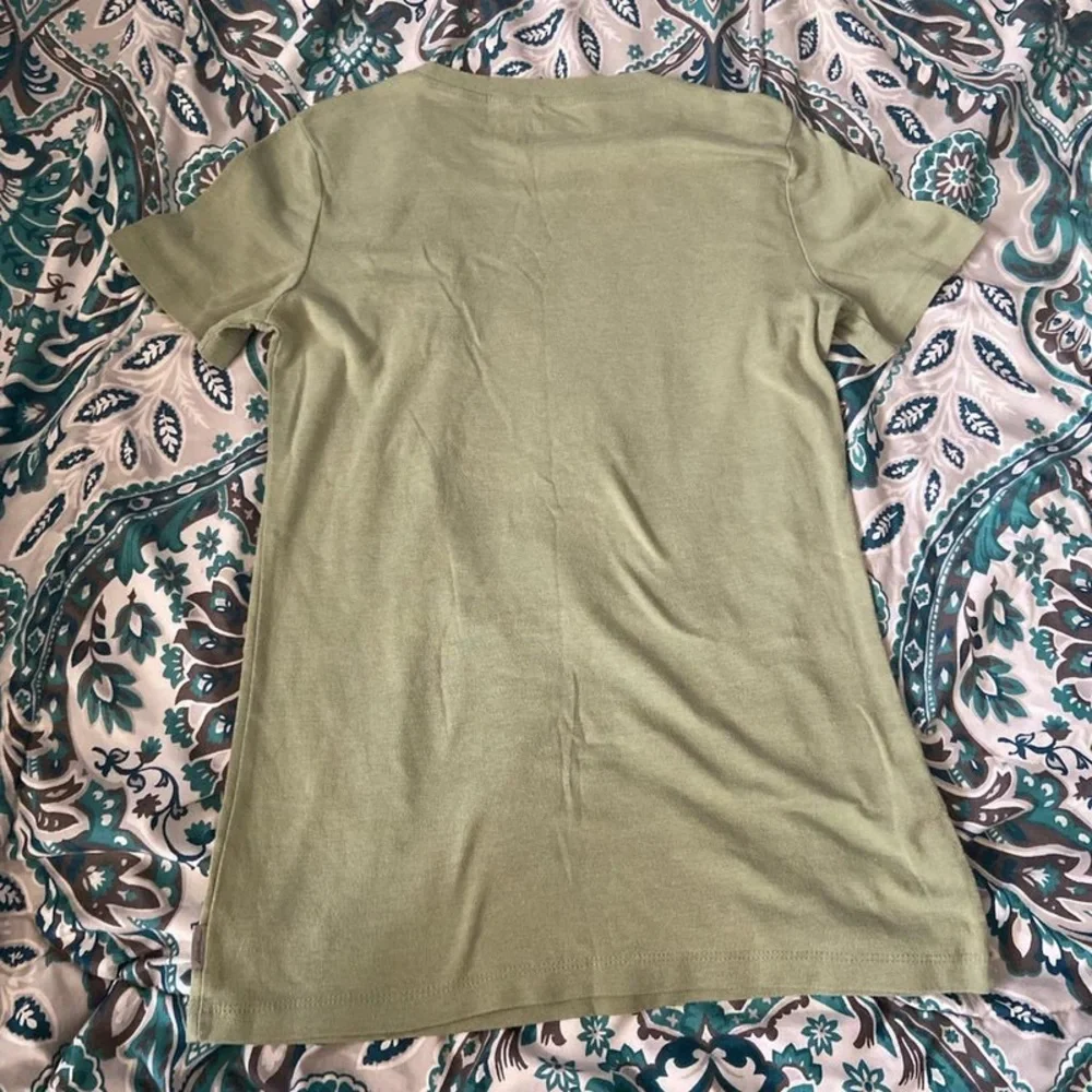 pastel green Eddie Bauer t shirt! - Picture 1 of 3